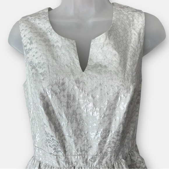 Kensie Silver Metallic Patterned Sleeveless Fit & Flare Mini Dress Size Small - Picture 5 of 10